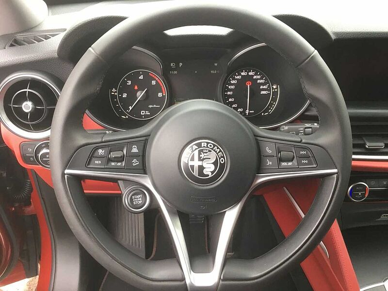 Alfa Romeo Stelvio Super Q4 Leder Winterräder AHK