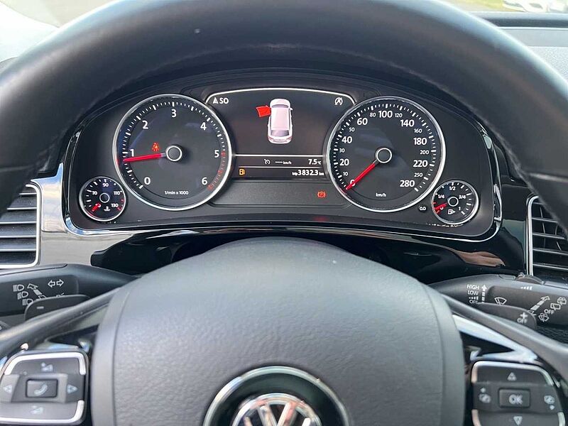 Volkswagen Touareg 3.0 V6 AHK Xenon Standheiz. Pano Kamera