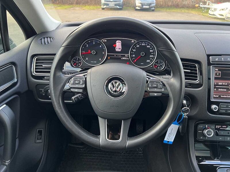 Volkswagen Touareg 3.0 V6 AHK Xenon Standheiz. Pano Kamera