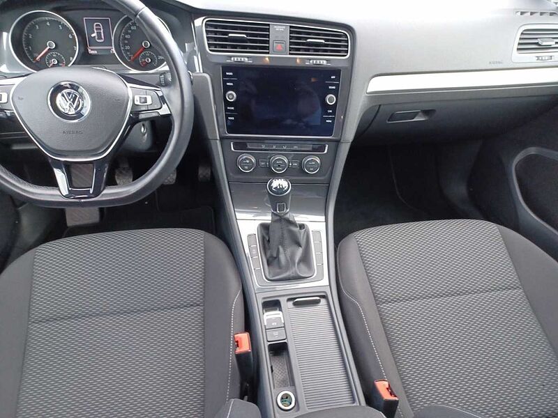 Volkswagen Golf VII 1.0 TSI TRENDLINE KLIMA